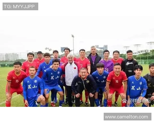 足球巨星挥别绿茵场的感人瞬间回顾与珍贵记忆分享